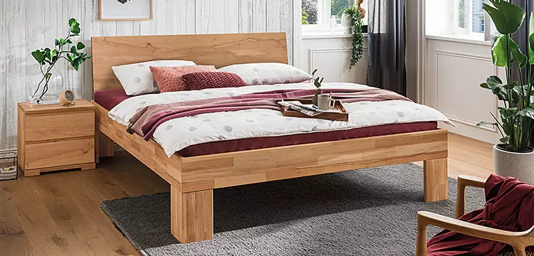Massief houten bed 