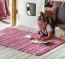 Tapis teint ton sur ton avec un motif à rayures complexe pour un ensemble de couleurs joyeuses et assorties Tapis teint ton sur ton avec un motif à rayures complexe pour un ensemble de couleurs joyeuses et assorties
