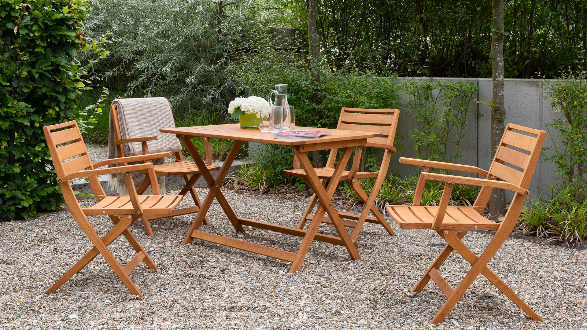 Ensemble de meubles de jardin Estiva 02 avec 4 chaises et une grande table