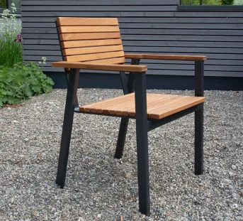 Chaise de jardin extravagante en bois de robinier massif et chaleureux
