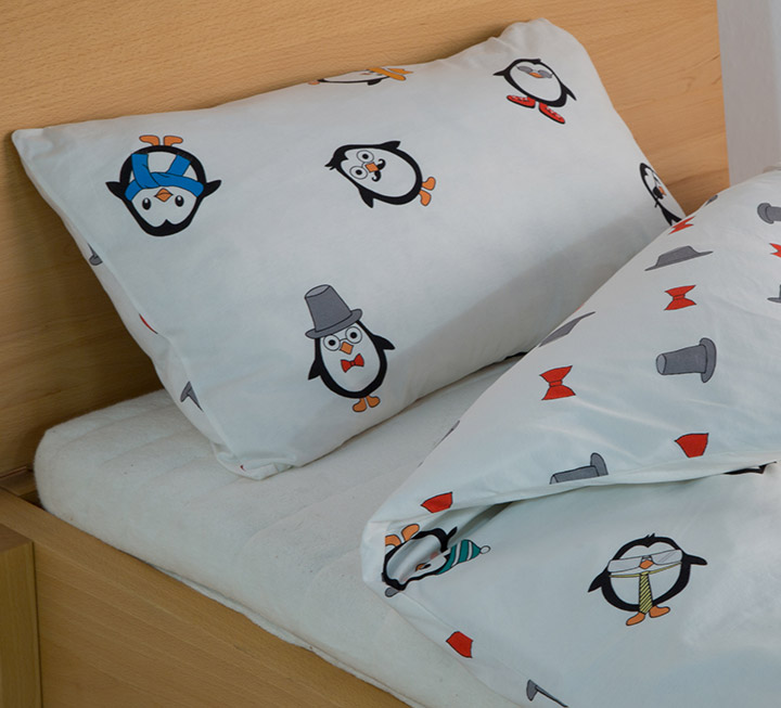 Fijnjersey omkeerbaar kinderbedlinnen "Pinguini" Fijnjersey omkeerbaar kinderbedlinnen "Pinguini"