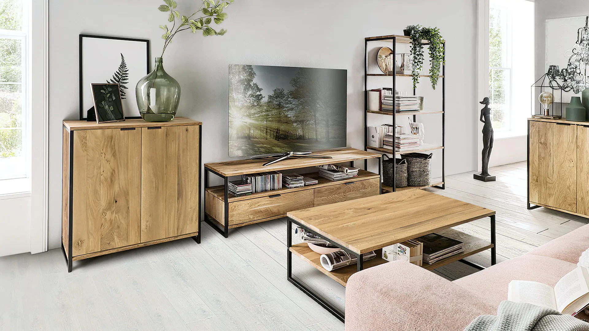 Le sideboard Anca complète parfaitement votre salon moderne de style industriel