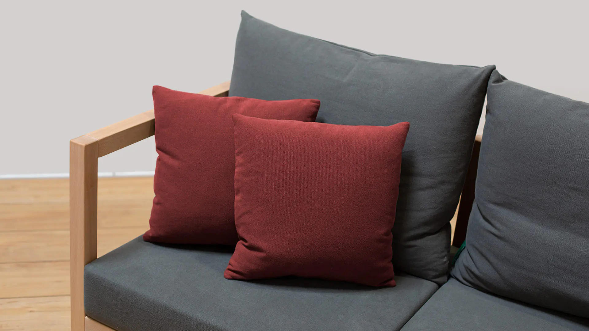 Coussins de canapé disponibles en 8 couleurs différentes