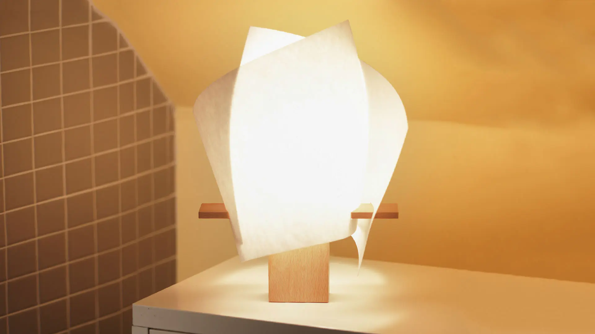 Noble lampe de table d'inspiration asiatique en hêtre huilé