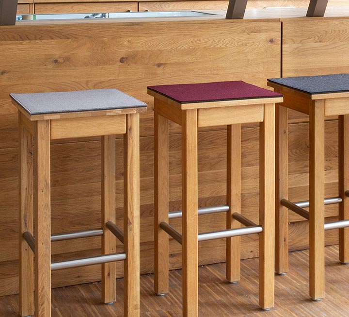 Un accroche-regard moderne même pour le tabouret de bar Un accroche-regard moderne même pour le tabouret de bar