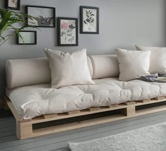 Cadre de futon tendance à l'aspect palette